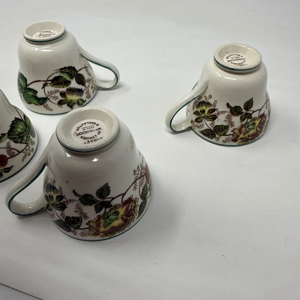 Wedgwood of Etruria Barlaston Surrey Teacups Set of 4 Floral Botanical